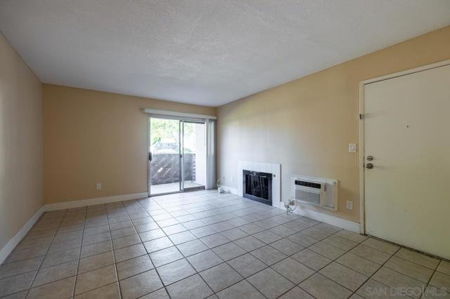 2566 WHITE OAK PLACE, Escondido CA: https://media.crmls.org/mediaz/634e9134-c119-47ed-a6b6-2c05a2df67c6.jpg