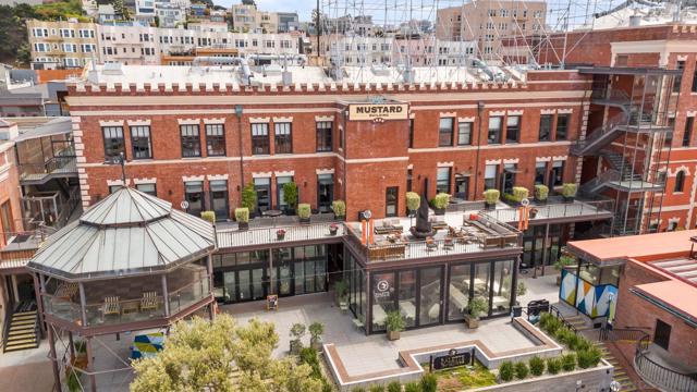 900 N Point St, San Francisco CA: https://media.crmls.org/mediaz/634ec89e-6b87-4980-9e6e-d60faa193e7e.jpg