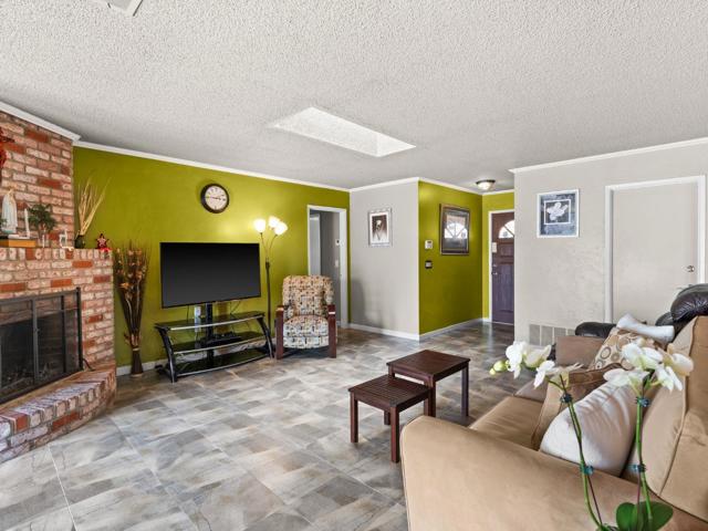 18625 Northridge Drive, Salinas CA: https://media.crmls.org/mediaz/634f6b6d-37a7-436e-b166-407a8171692a.jpg