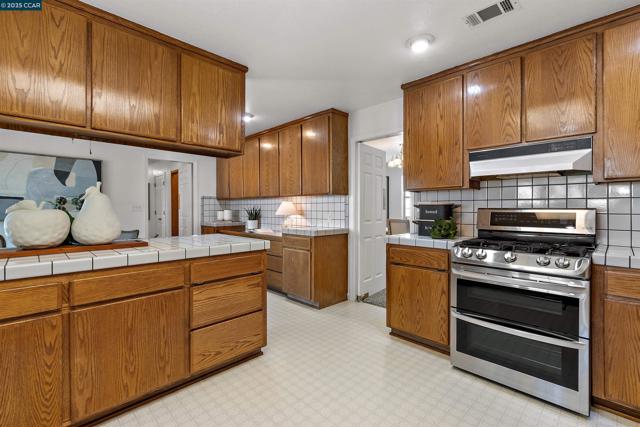 5435 Box R Ranch Rd, Vacaville CA: https://media.crmls.org/mediaz/634f7e77-a647-4a40-84dc-25e0f59f4e35.jpg