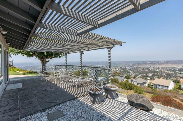 6276 Del Paso Ave, San Diego CA: https://media.crmls.org/mediaz/634f91bc-2104-437c-9b66-ee2362b3728c.jpg