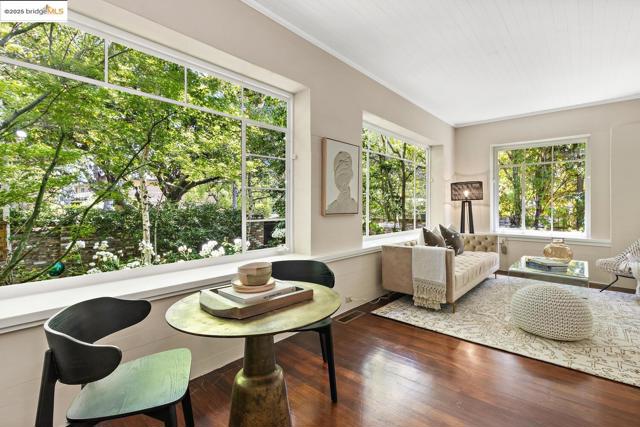 765 University Ave, Palo Alto CA: https://media.crmls.org/mediaz/634fdb63-0e11-43ac-afe0-99a527a9cb96.jpg