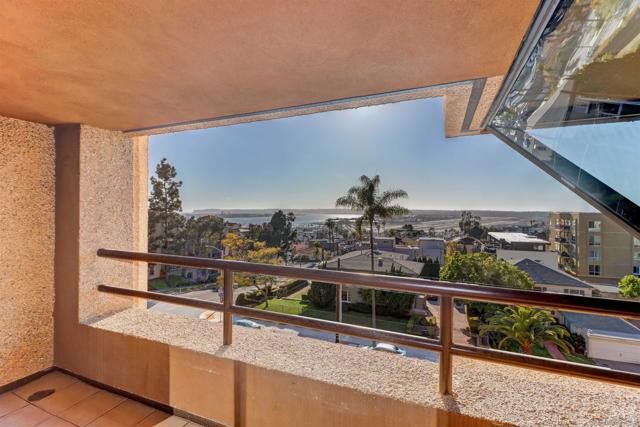 230 W Laurel Street, San Diego CA: https://media.crmls.org/mediaz/635018f9-329d-482c-a94c-d8e2a027fa31.jpg