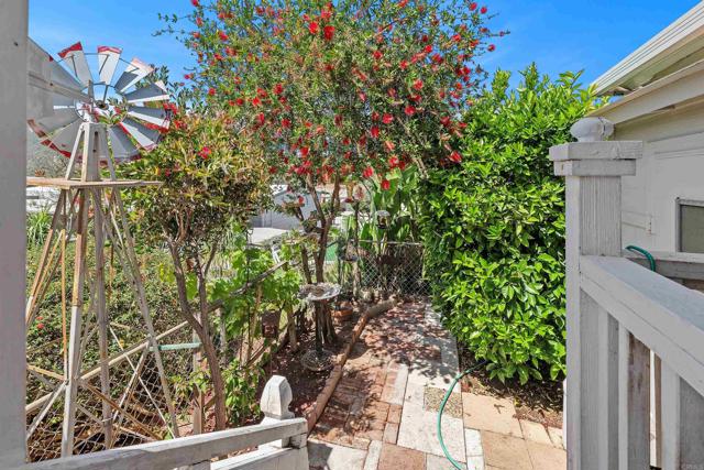 15420 Olde Highway 80, El Cajon CA: https://media.crmls.org/mediaz/635035dd-6c3d-4db9-8e1e-9aabb616d167.jpg