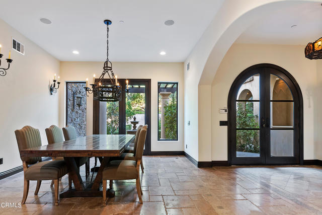 Dining Room-008-034-4176x2784