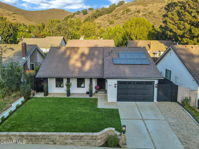 3032 E Black Hills Court, Westlake Village CA: https://media.crmls.org/mediaz/6350c8d7-8bd3-4941-b79c-9fe14dc45124.jpg