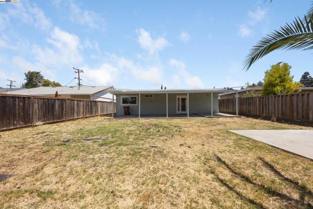 4260 Irene Drive, Martinez CA: https://media.crmls.org/mediaz/63510846-1f15-4bad-9ec5-c92ee5fdd806.jpg