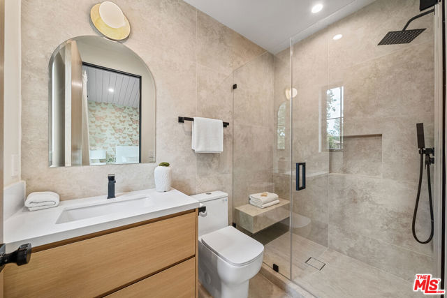 11317 Valley Spring Lane, Studio City CA: https://media.crmls.org/mediaz/6351e7d5-3b12-4271-940d-b0114f586046.jpg