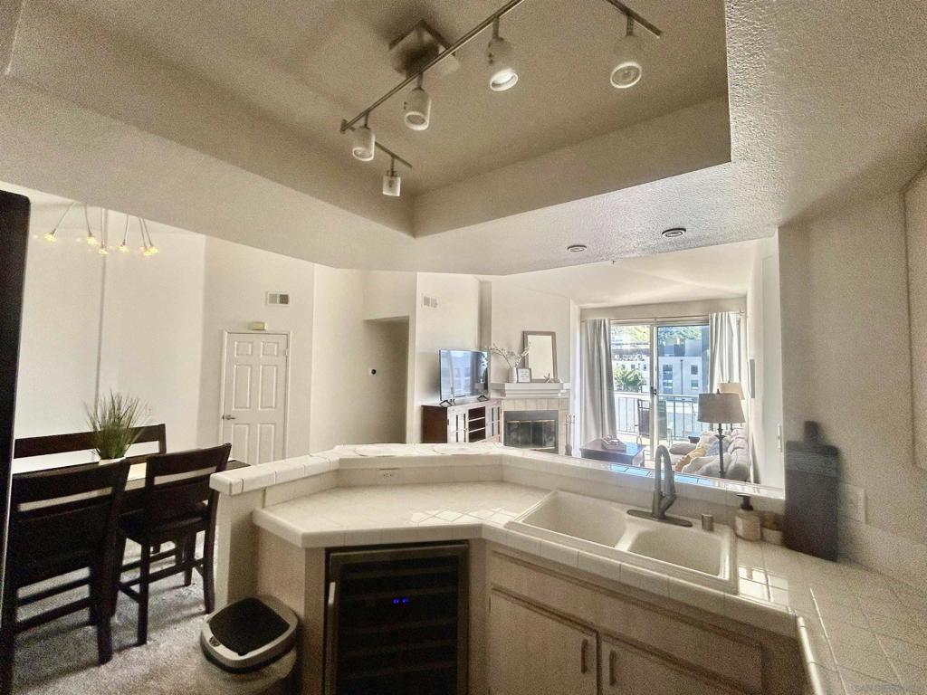 640 Camino De La Reina - photo 8