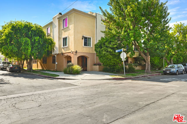 5303 Satsuma Avenue, North Hollywood CA: https://media.crmls.org/mediaz/6352efdc-eb6d-4944-a64b-1957399d851c.jpg