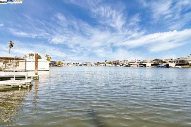 1864 Dune Point Way, Discovery Bay CA: https://media.crmls.org/mediaz/6352f932-f86a-4087-8aa0-fec6f113e302.jpg