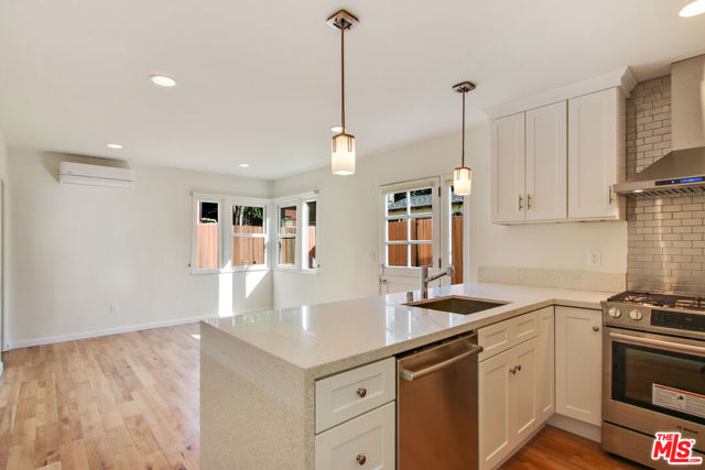 836 Hilldale Avenue, West Hollywood CA: https://media.crmls.org/mediaz/6353c6a1-7ed6-4a96-ba9d-e82c7cd05a43.jpg