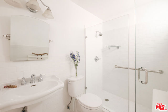 1030 N La Jolla Avenue, West Hollywood CA: https://media.crmls.org/mediaz/6356359e-41d4-412f-a361-ad1d5231b255.jpg