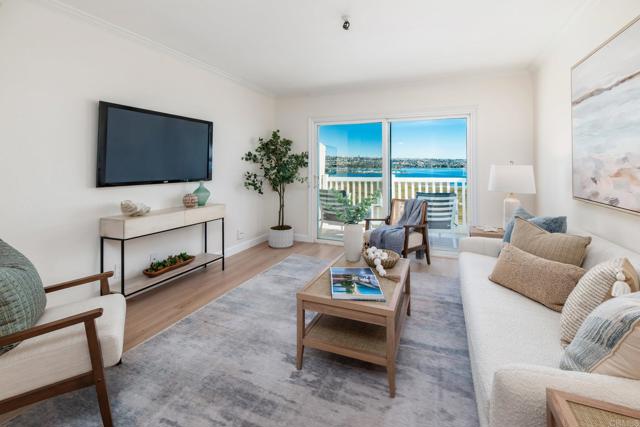 Detail Gallery Image 5 of 31 For 3991 Crown Point Dr #P13,  San Diego,  CA 92109 - 1 Beds | 1 Baths