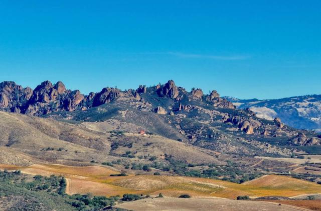 33900 Fabry Road, Soledad CA: https://media.crmls.org/mediaz/6356538b-839f-48a4-a4b6-846b939fb4f7.jpg