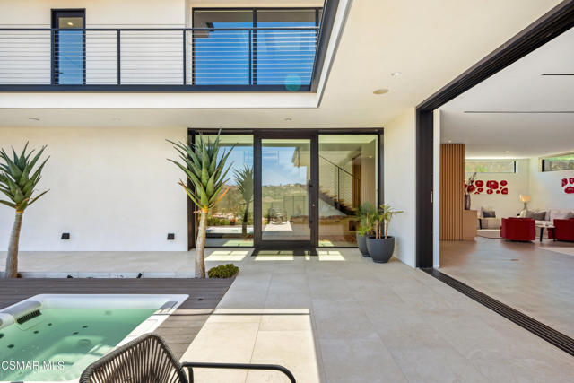 33433 Decker School Road, Malibu CA: https://media.crmls.org/mediaz/63565501-9b05-4e2b-894a-ca238a369f80.jpg