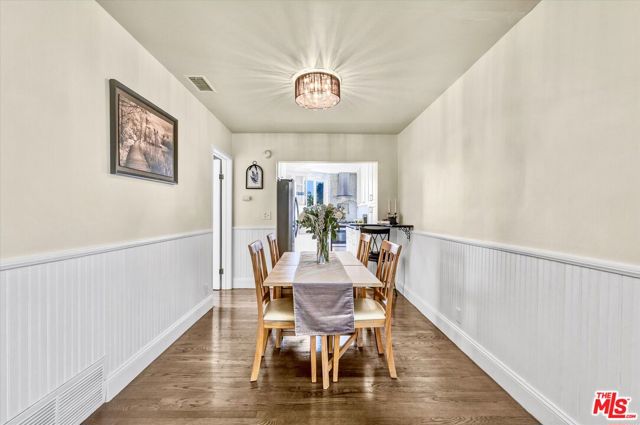 11670 W Sunset Boulevard, Los Angeles CA: https://media.crmls.org/mediaz/63566347-ff57-4adf-946c-aa694ecb0f8c.jpg