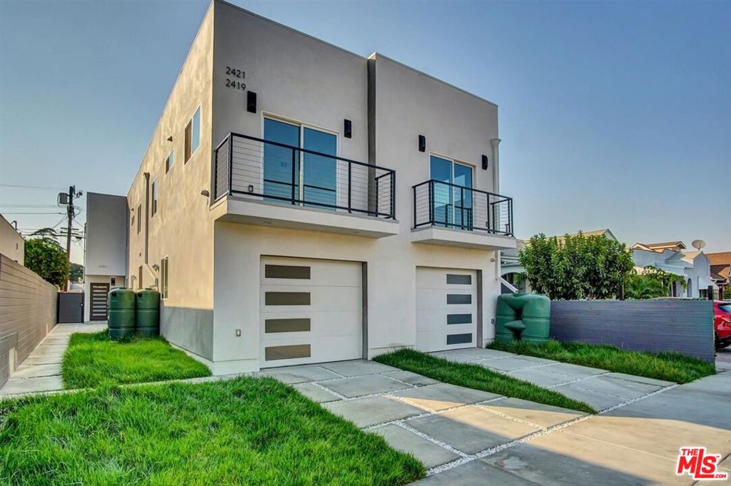 2421 S Cochran Avenue