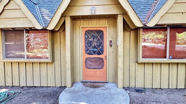 52143 Acorn Lane, Idyllwild CA: https://media.crmls.org/mediaz/635728e1-55f9-4ac9-97cf-4b9a16454b8a.jpg