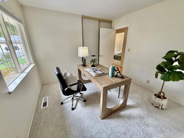 5647 Southbrook Dr, Clayton CA: https://media.crmls.org/mediaz/6357a273-5afd-47fc-9c8c-c71abea071c6.jpg
