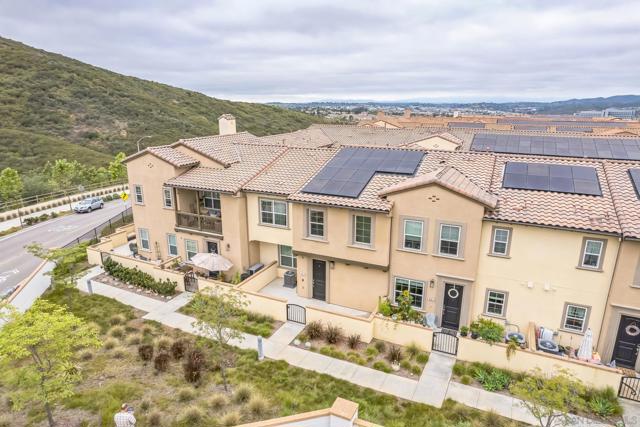 885 Blackstone, San Marcos CA: https://media.crmls.org/mediaz/6357b672-829a-4bbe-82bc-7f25564a56dc.jpg