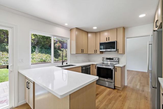 6561 Skyfarm Drive, San Jose CA: https://media.crmls.org/mediaz/6357f691-66fb-4d94-9bb4-05641d7d67c9.jpg