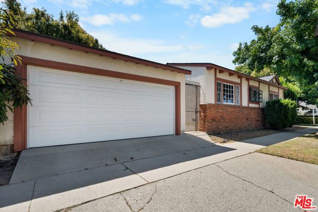 12000 Navy Street, Los Angeles, California 90066, 3 Bedrooms Bedrooms, ,2 BathroomsBathrooms,Single Family Residence,For Sale,Navy,24432909