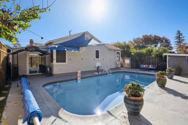 219 D Street, Redwood City CA: https://media.crmls.org/mediaz/63585b51-e891-483a-9385-ab1a40448494.jpg