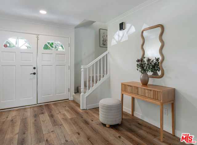 5056 Greenbush Avenue, Sherman Oaks CA: https://media.crmls.org/mediaz/63586e94-71e2-4413-857b-331d00260f3b.jpg