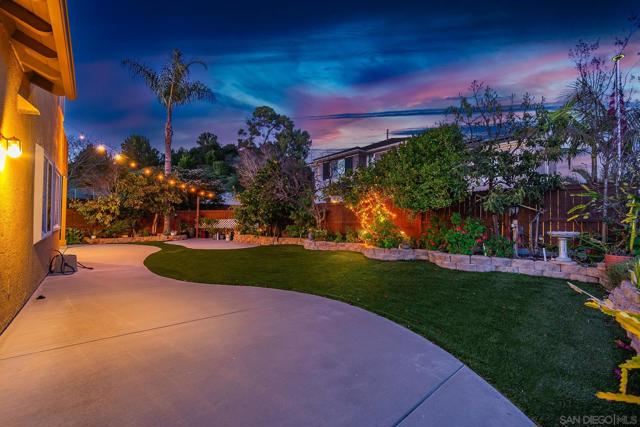 1330 Panorama Ridge Rd, Oceanside CA: https://media.crmls.org/mediaz/63589075-617c-4545-9a2c-2faad88e79df.jpg