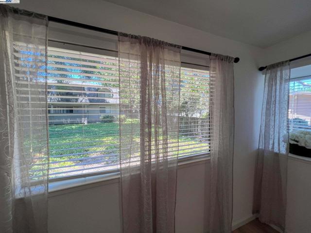 3287 Shadow Park Pl, San Jose CA: https://media.crmls.org/mediaz/63594b51-851d-44c6-a965-ed4d640bef1c.jpg