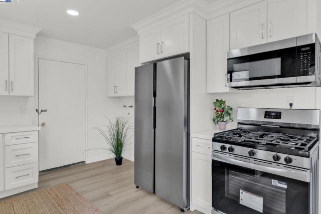 471 Rose St, Livermore CA: https://media.crmls.org/mediaz/63599311-9849-4e63-aa39-cf6013eb5232.jpg