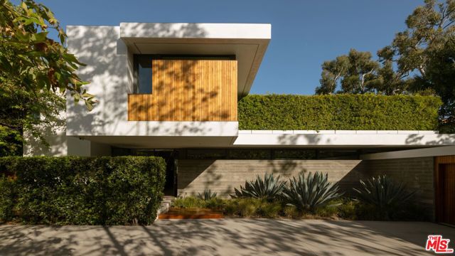 Drew Fenton | 748 Amalfi Drive Pacific Palisades CA | MLS: 7262842