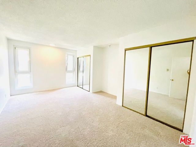 11789 Montana Avenue, Los Angeles CA: https://media.crmls.org/mediaz/635a6b9a-5034-4434-a772-d621cab80bfa.jpg