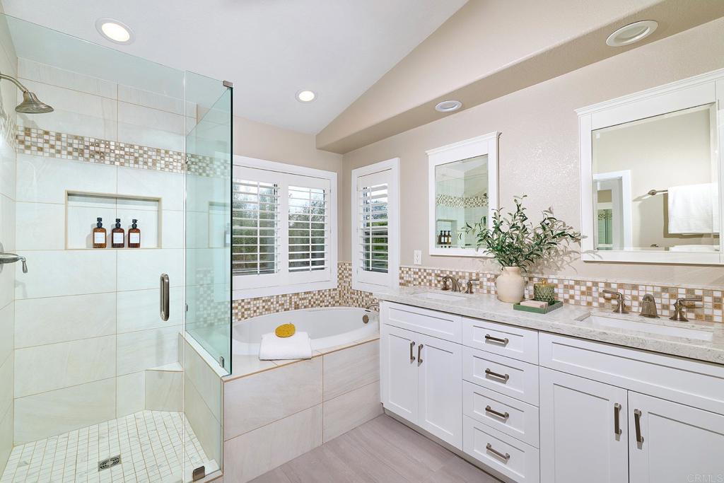 2360 Avenida Helecho - photo 18