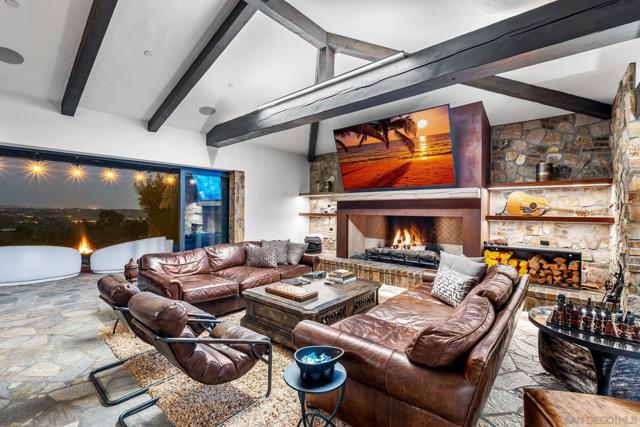 5653 Linea Del Cielo, Rancho Santa Fe CA: https://media.crmls.org/mediaz/635b712b-7796-444d-9b93-09e4b845835b.jpg