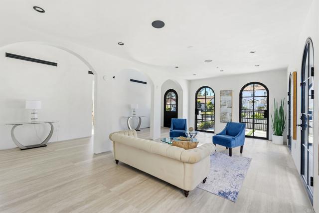 Detail Gallery Image 8 of 52 For 160 N Stanley Dr, Beverly Hills,  CA 90211 - 5 Beds | 5/1 Baths