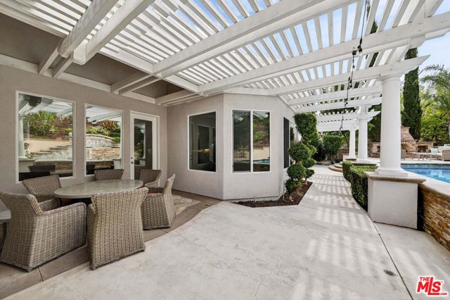 Image 24 of 28 For 1660 Alamitos Circle