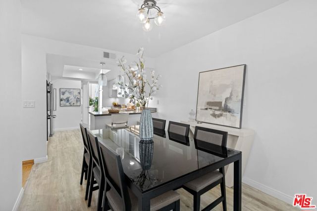 3950 Via Dolce, Marina del Rey CA: https://media.crmls.org/mediaz/635d07d0-949a-454b-bde6-a16b4e706ec5.jpg
