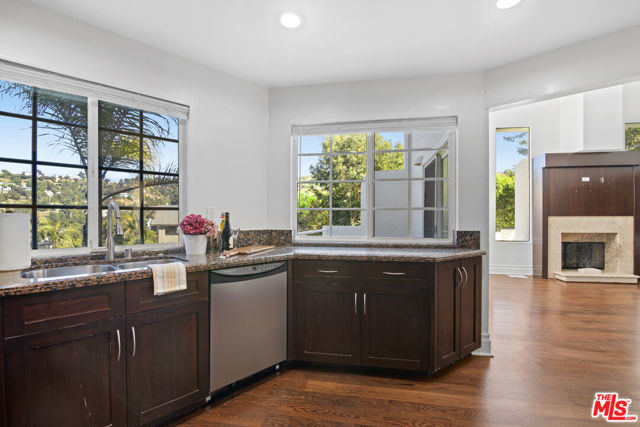 2461 Jupiter Drive, Los Angeles CA: https://media.crmls.org/mediaz/635d28dc-8b47-4c7f-b5f9-5b439ae42ae2.jpg