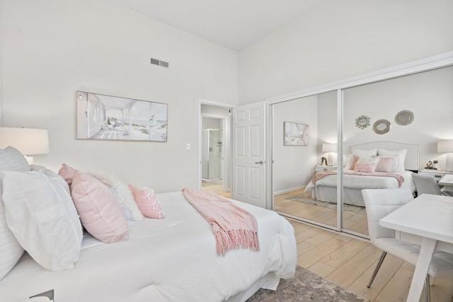 550 El Camino Real, Burlingame CA: https://media.crmls.org/mediaz/635d5b73-a14c-49e1-9357-06ee805af393.jpg