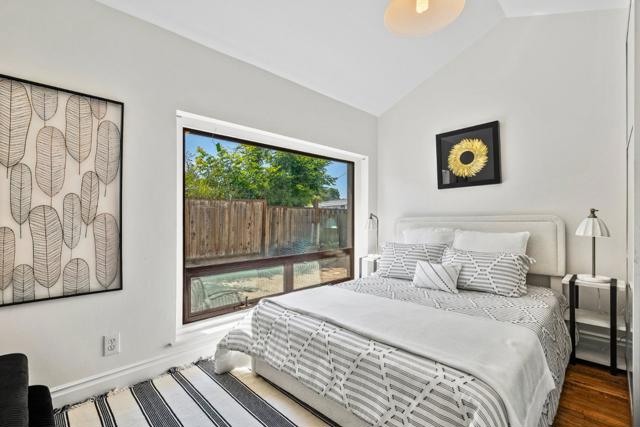 68 Live Oak Road, Royal Oaks CA: https://media.crmls.org/mediaz/635d76df-e794-4cb3-89a9-4d97635fb6a5.jpg