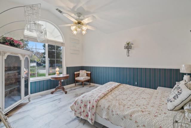 2920 Aspen Glow Lane, Redding CA: https://media.crmls.org/mediaz/635d8bfb-fced-45ae-bab0-972a87683444.jpg