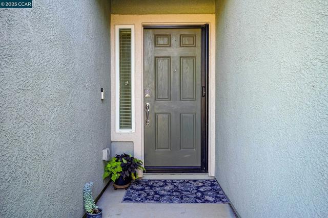 304 Birch Ridge Dr, Rio Vista CA: https://media.crmls.org/mediaz/635db154-6e3e-42e6-9f00-61c0a1657192.jpg