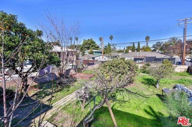 Image 42 of 47 For 3996 Teak Street