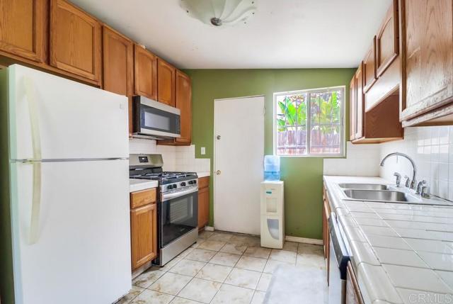 Detail Gallery Image 22 of 27 For 1408 Ebbs St, San Diego,  CA 92114 - 3 Beds | 1 Baths