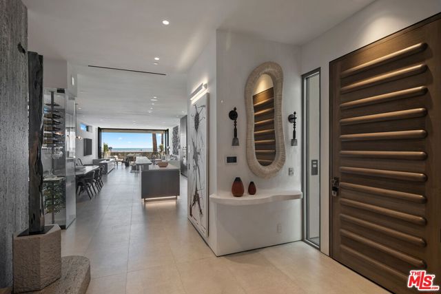 Image 6 of 72 For 938 Palisades Beach Road