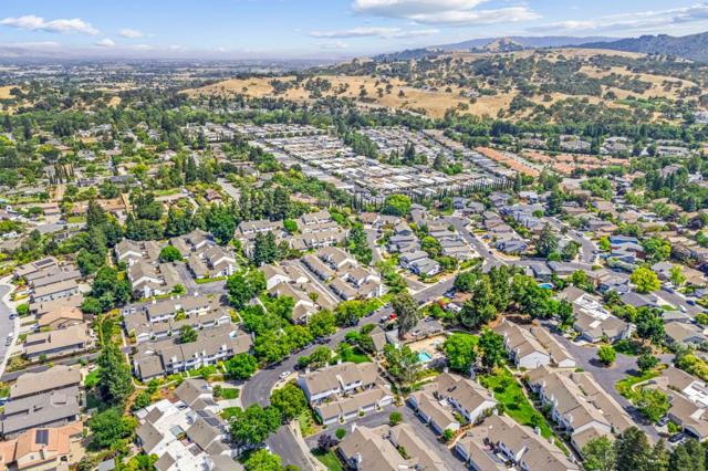 15072 Yosemite Way, Morgan Hill CA: https://media.crmls.org/mediaz/635eb9af-3de3-4d32-83fe-2d28742c0314.jpg