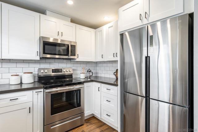 2727 Morena Blvd, San Diego CA: https://media.crmls.org/mediaz/635f4448-2f0c-4965-95da-1e49d65ef0ff.jpg