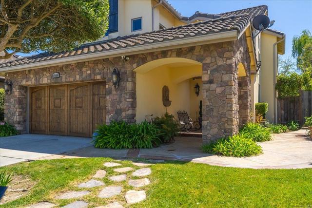 17666 Winding Creek Road, Salinas CA: https://media.crmls.org/mediaz/635fc23f-e0e7-4d7b-9300-d1693f8614af.jpg
